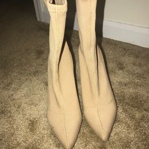 Nude boot heals